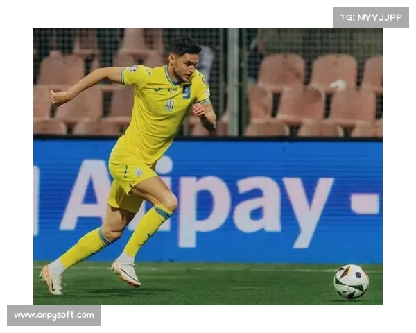 里昂租借奥林匹亚科斯前锋亚列姆丘克，含买断选项